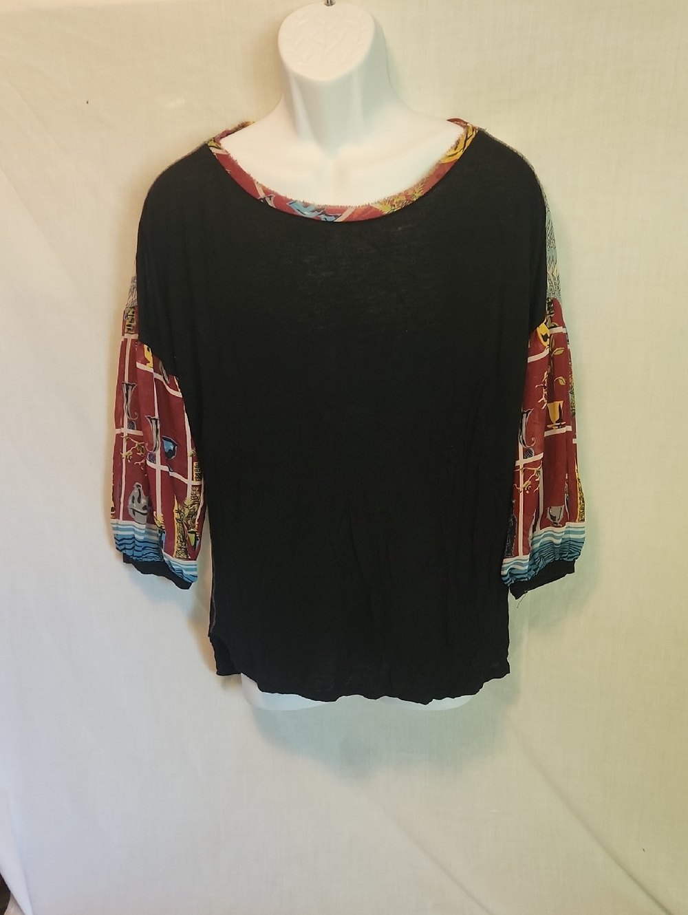 Black Short-Sleeve Women's Top with Patterned Burgundy Sleeve Accents